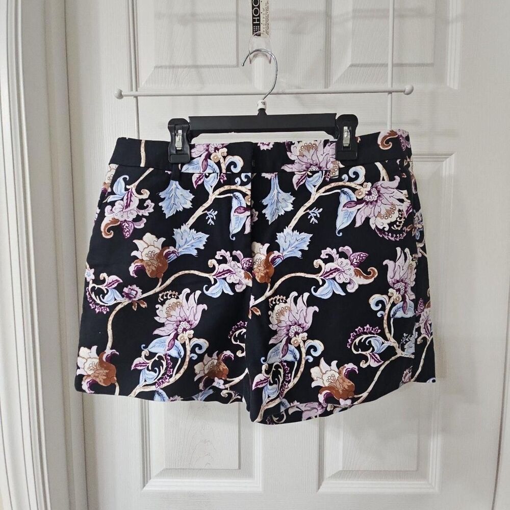 White House Black Market Black Floral Print The 5" Short Size 10